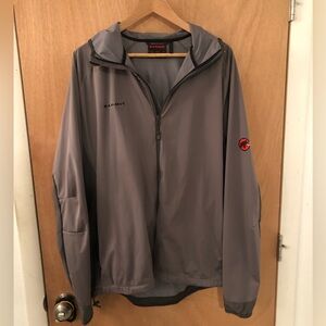 Men’s Mammut light weight hooded jacket